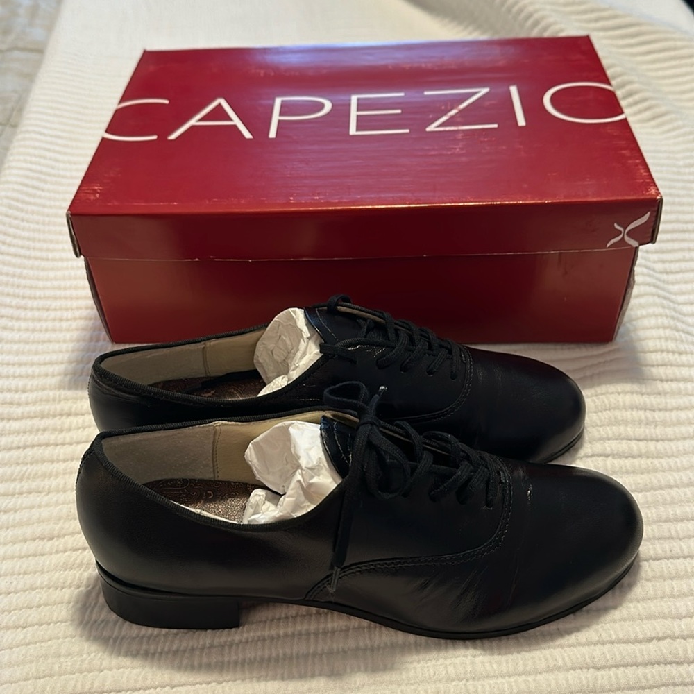 Brand New Never Worn Men’s Oxford Character Shoes